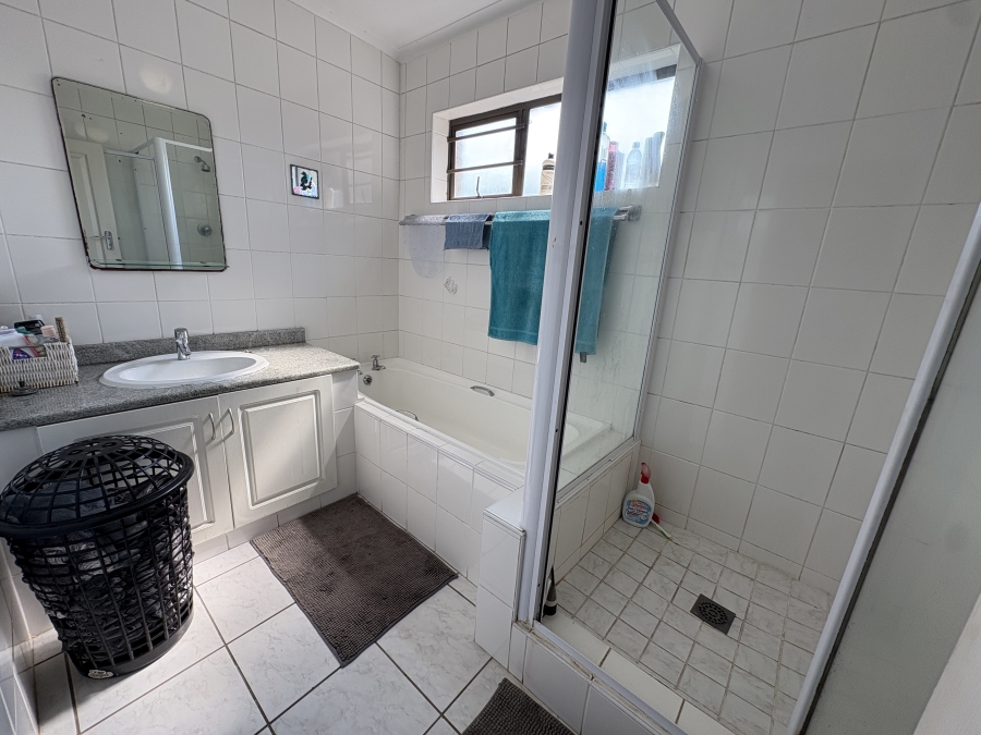 4 Bedroom Property for Sale in Beacon Bay Eastern Cape